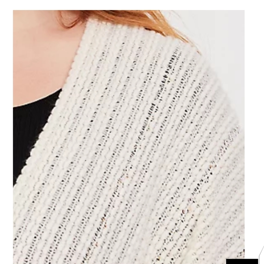 🆕IVORY SEQUIN COZY RUFFLE RUANA - PLUS SIZE - Picture 3 of 5